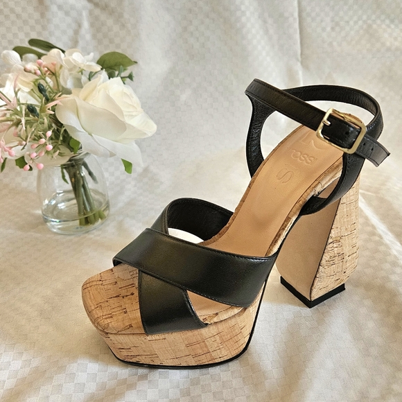 NDS Women's Italy's Si Rossi Black Leather Sandals Pump Heels Size 5 US - Picture 4 of 16